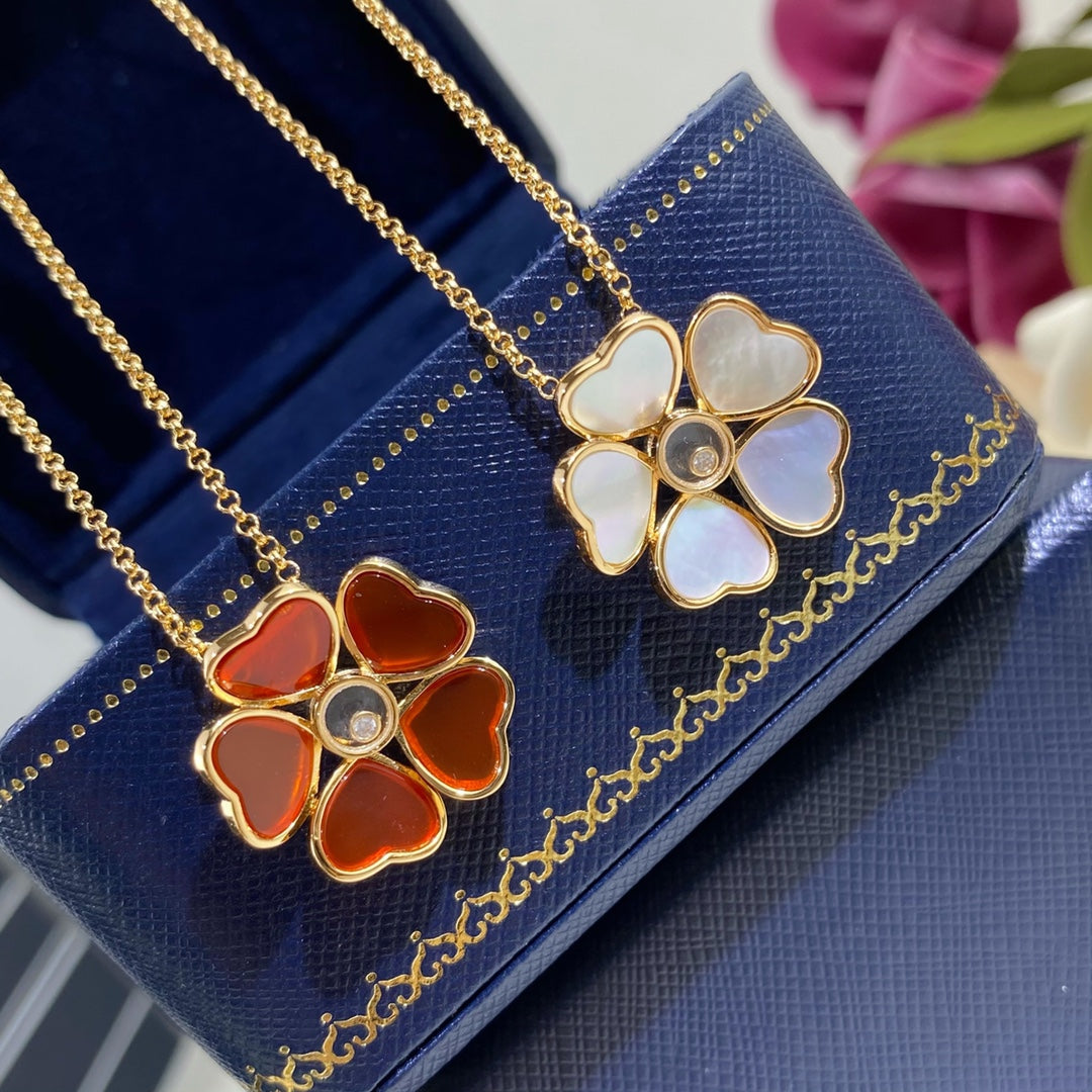 CHOPARD HAPPY HEART FLOWER NECKLACE