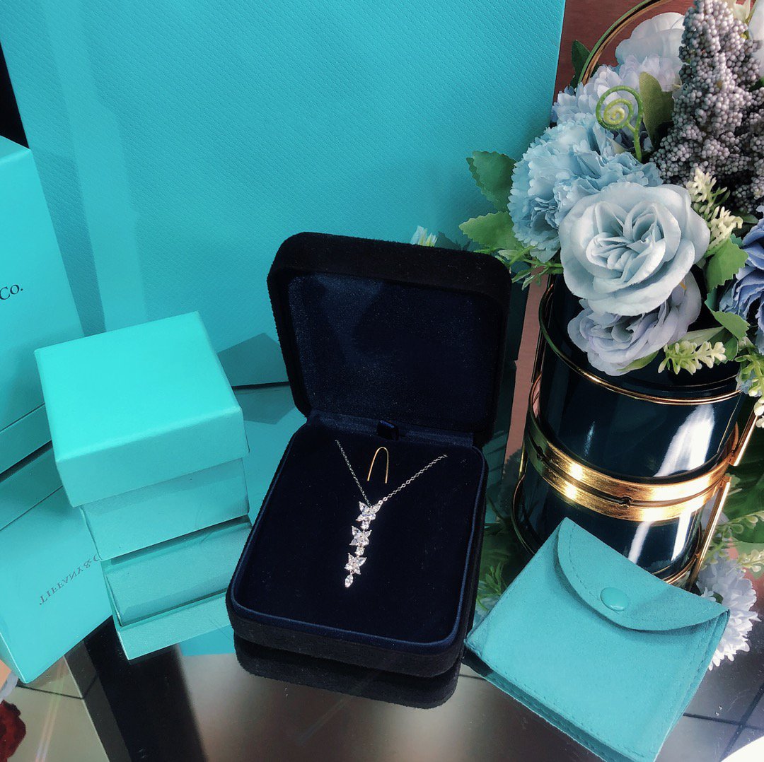 TIFFANY MIXED CLUSTER DIAMOND DROP PENDANT