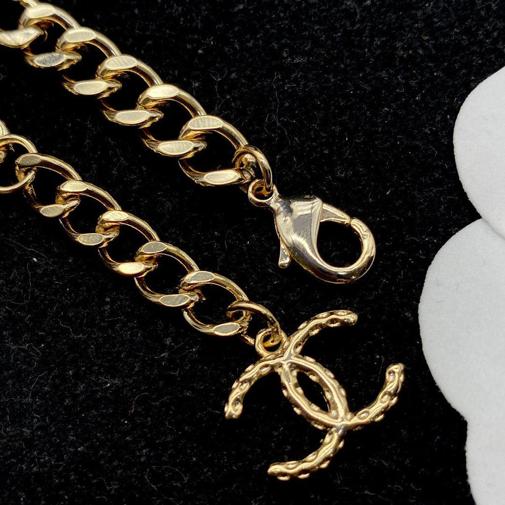 Chanel Black Necklace Gold Diamond