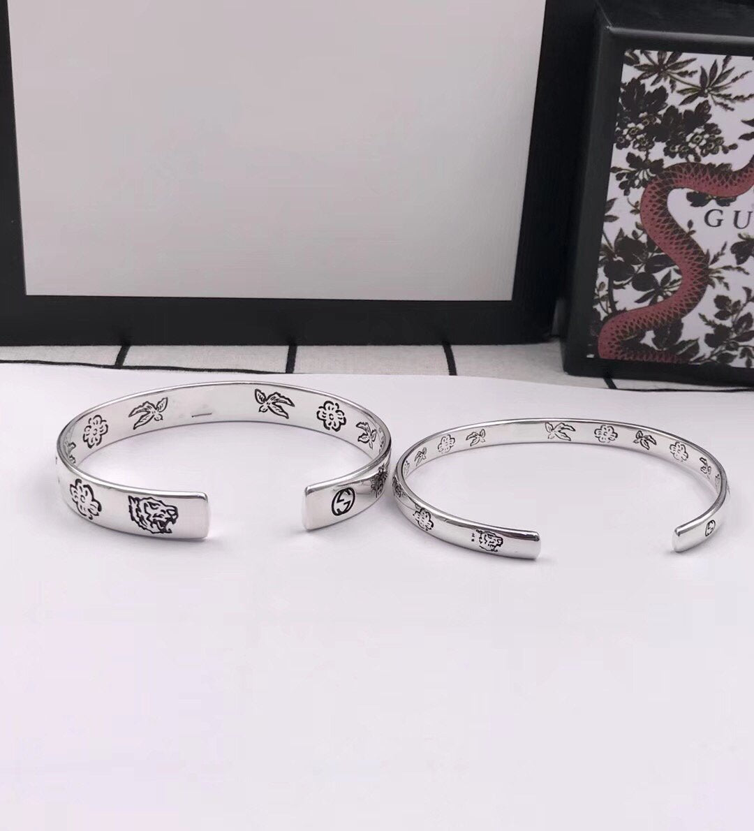GUCCI GG SILVER 'BLIND FOR LOVE' BRACELET