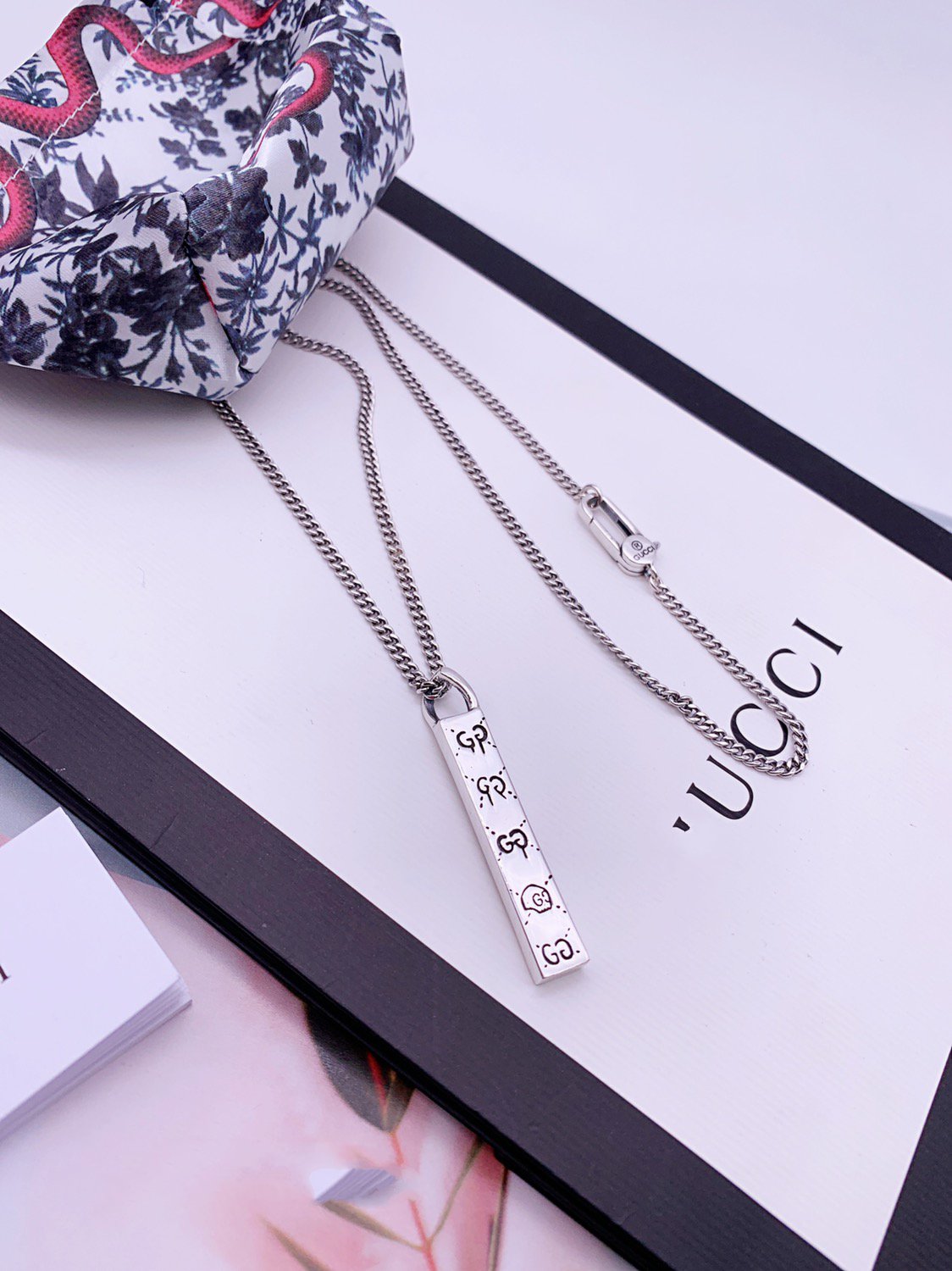 GUCCI GG STERLING SILVER GHOST BAR PENDANT