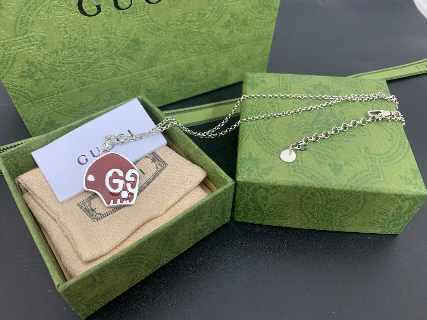 GUCCI GG SKULL RED ENAMEL NECKLACE
