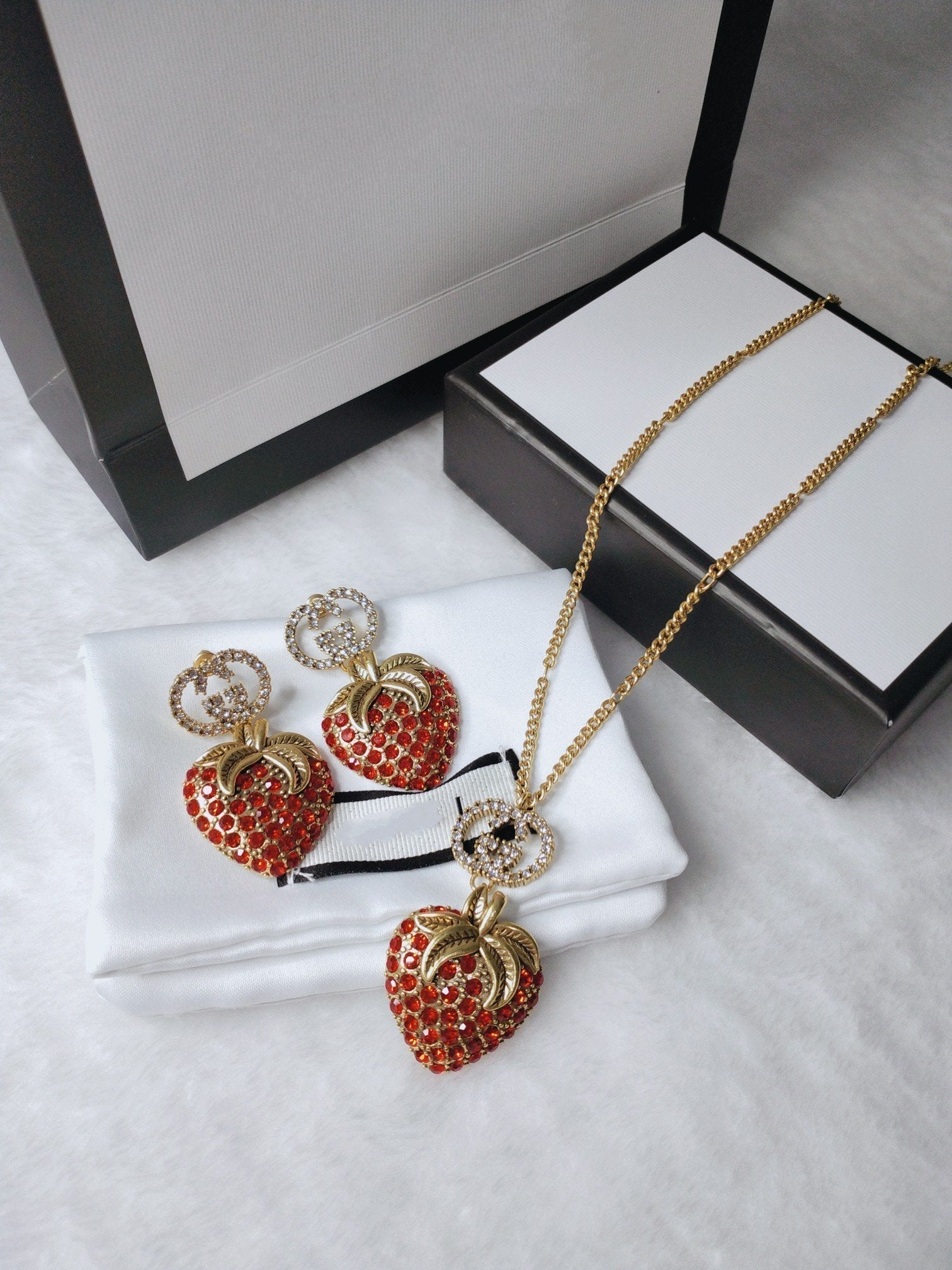 GUCCI GG RED DIAMOND STRAWBERRY NECKLACE
