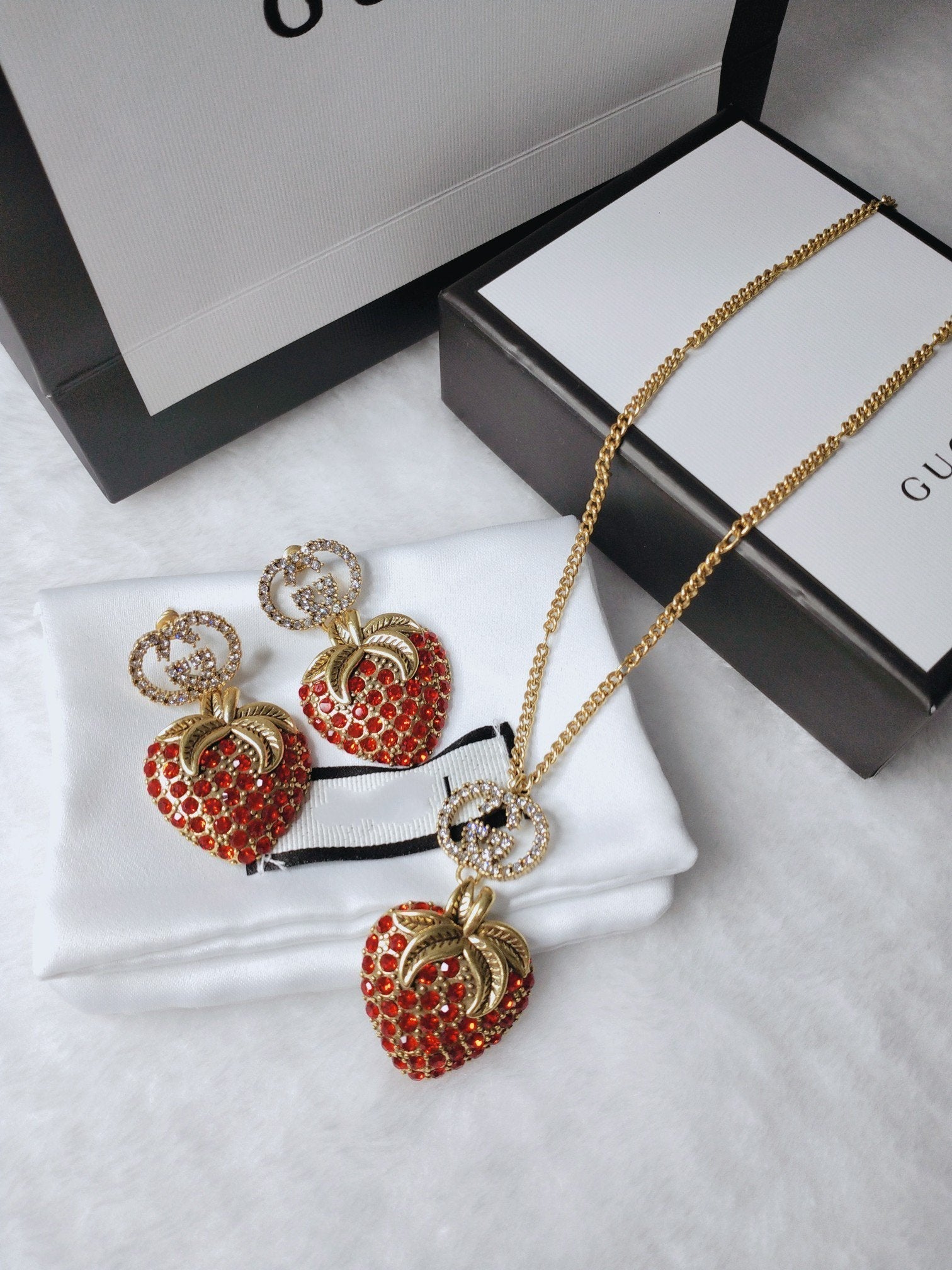 GUCCI GG RED DIAMOND STRAWBERRY NECKLACE