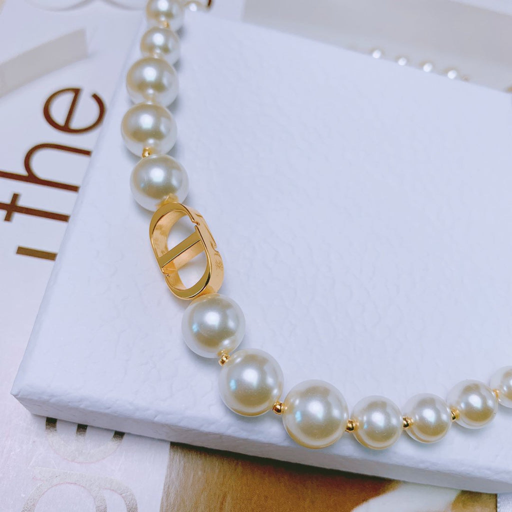 DIOR CD PEARL NECKLACE