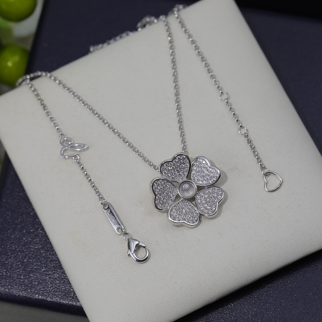 CHOPARD HAPPY PEDANT DIAMOND NECKLACE