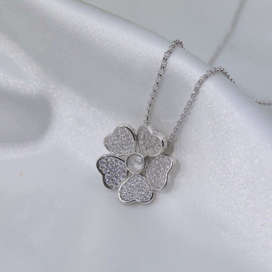 CHOPARD HAPPY PEDANT DIAMOND NECKLACE