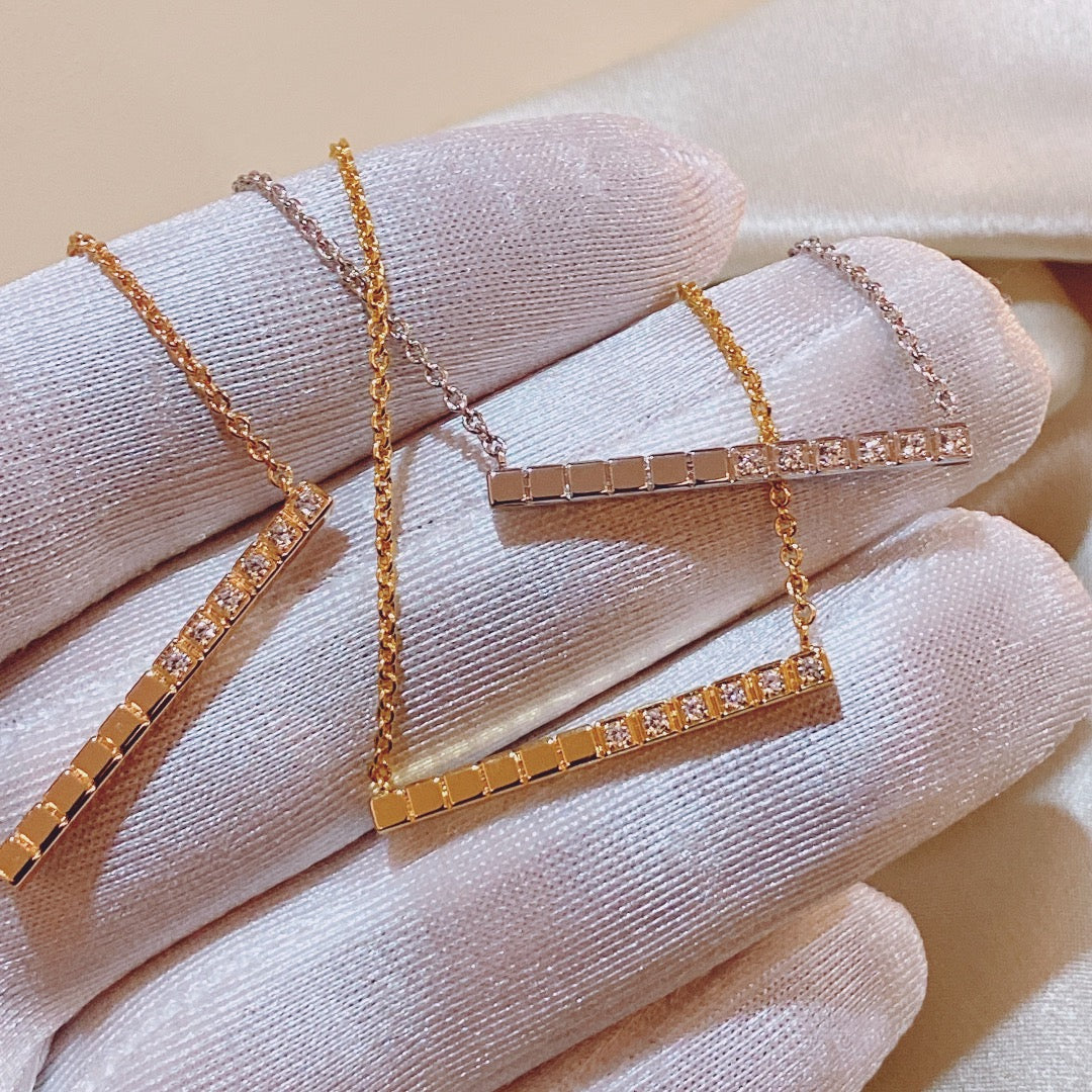 CHOPARD ICE CUBE NECKLACE DIAMOND