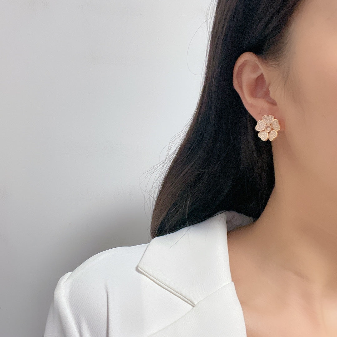 CHOPARD HAPPY HEART PINK GOLD DIAMOND EARRINGS