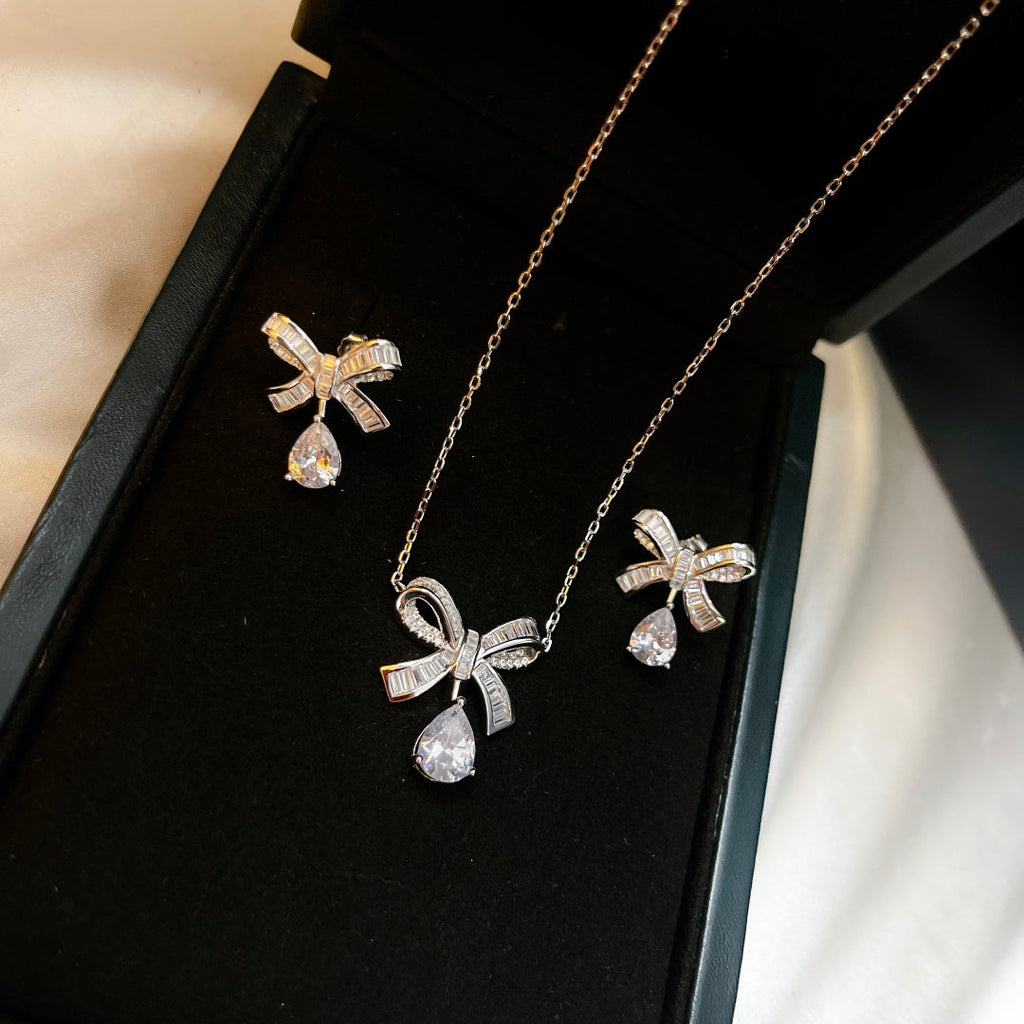 GRAFF TILDA BOW BAGUETTE CUT SILVER DIAMOND DROP NECKLACE