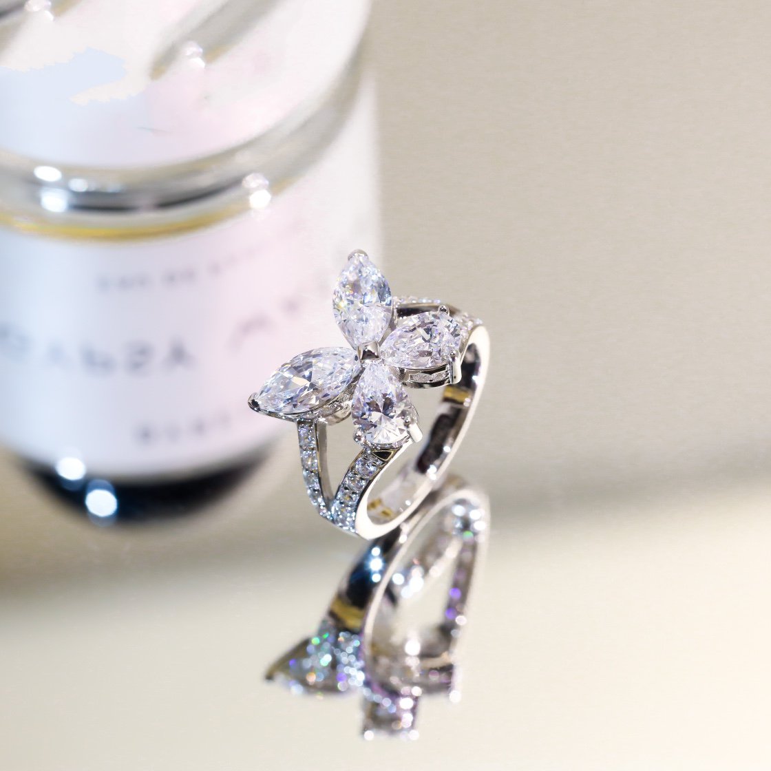 GRAFF BUTTERFLY CLASSIC SILVER DIAMOND RING