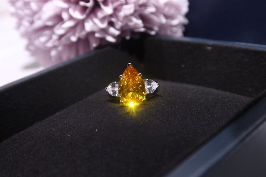 GRAFF PROMISE PEAR SHAPE YELLOW SILVER DIAMOND RING