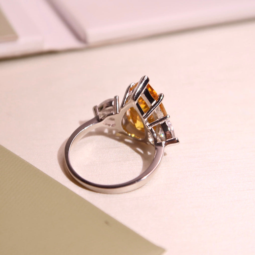 GRAFF PROMISE PEAR SHAPE YELLOW SILVER DIAMOND RING