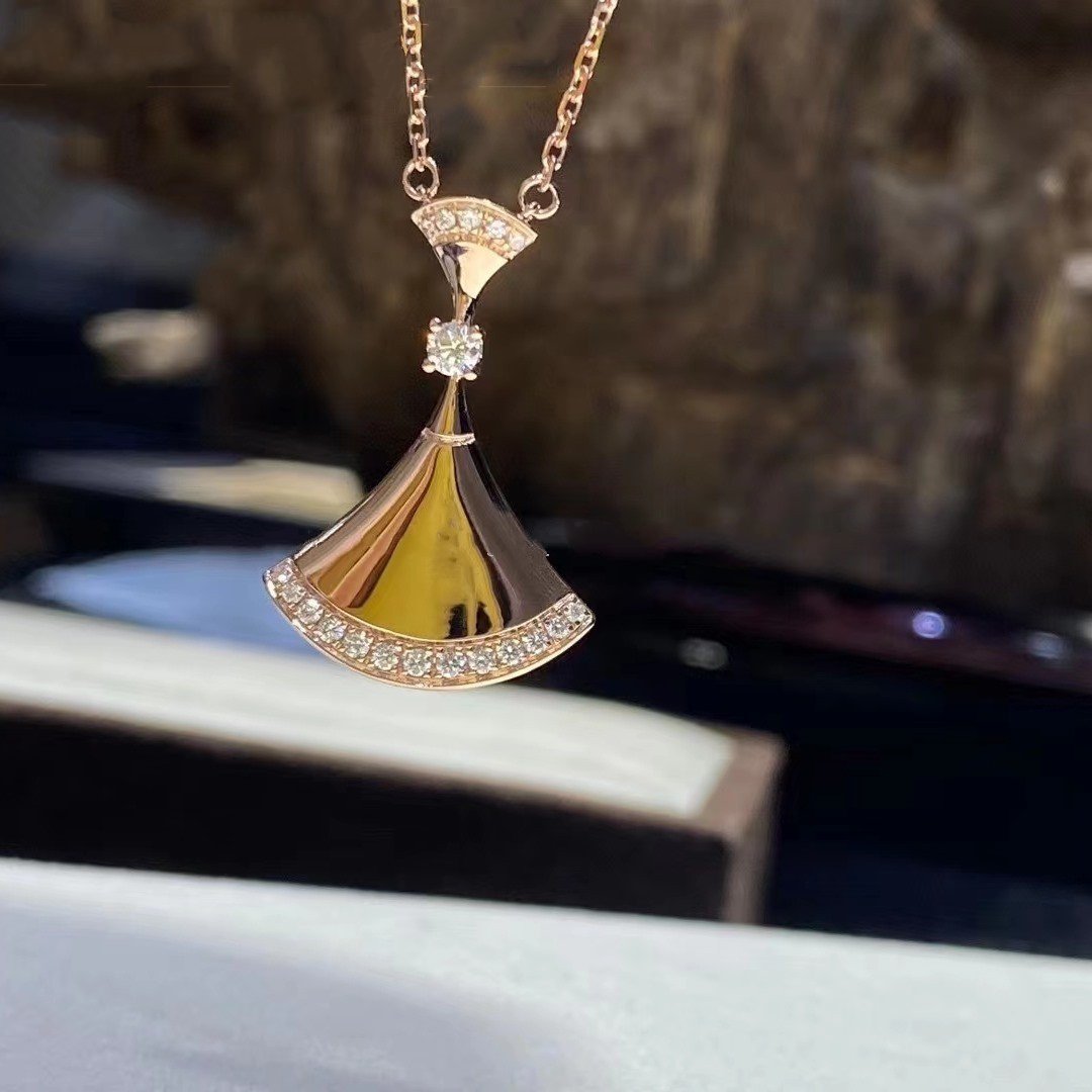 BVLGARI DREAM NECKLACE PINK GOLD DIAMOND