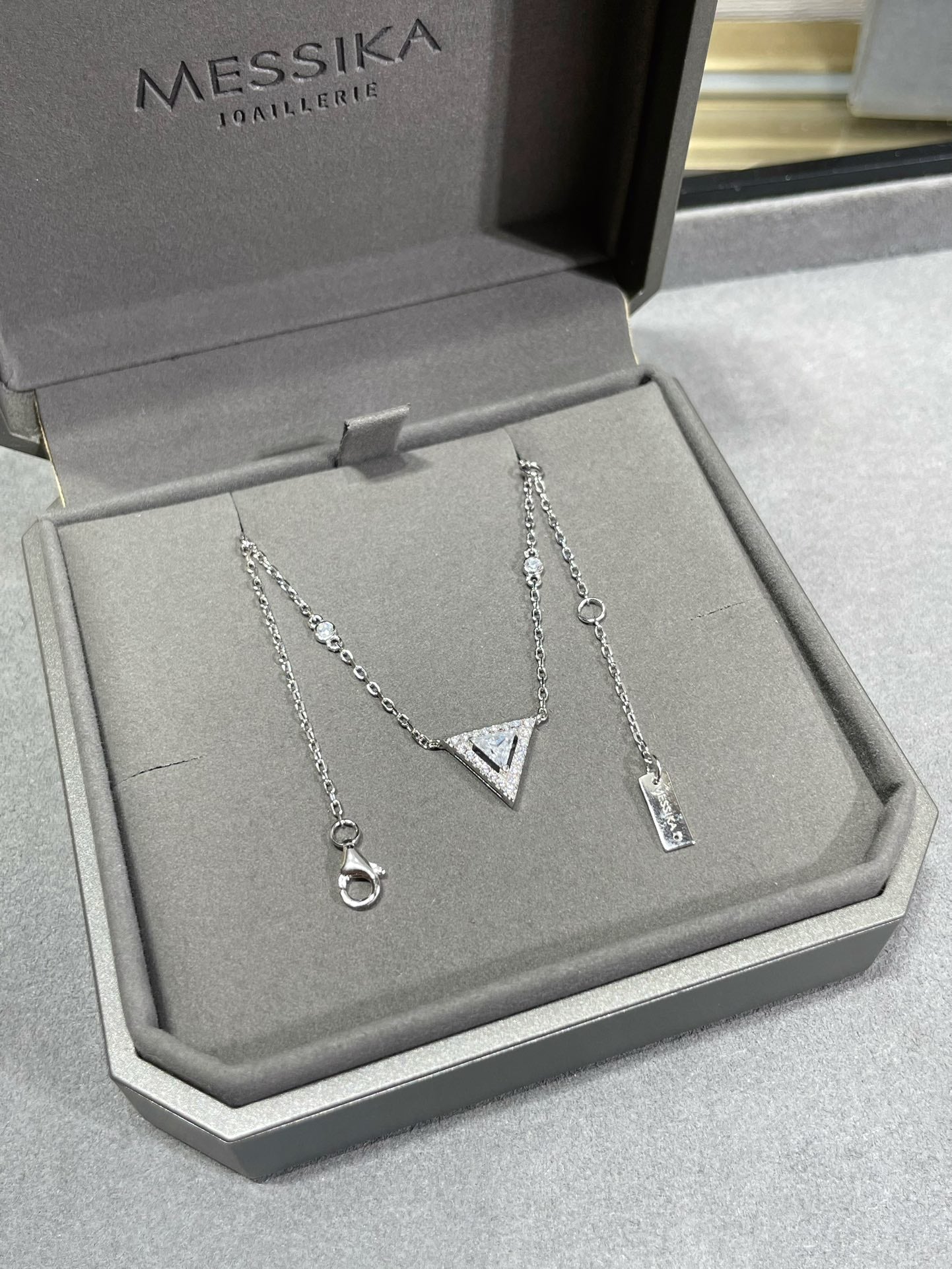 MESSIKA MESSIK TRIANGLE DIAMOND SILVER NECKLACE