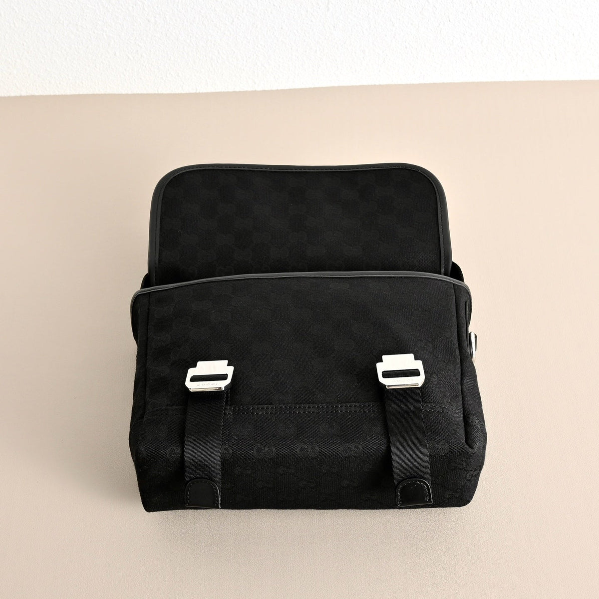 Gucci GG Canvas Small Crossbody Bag – 854745
