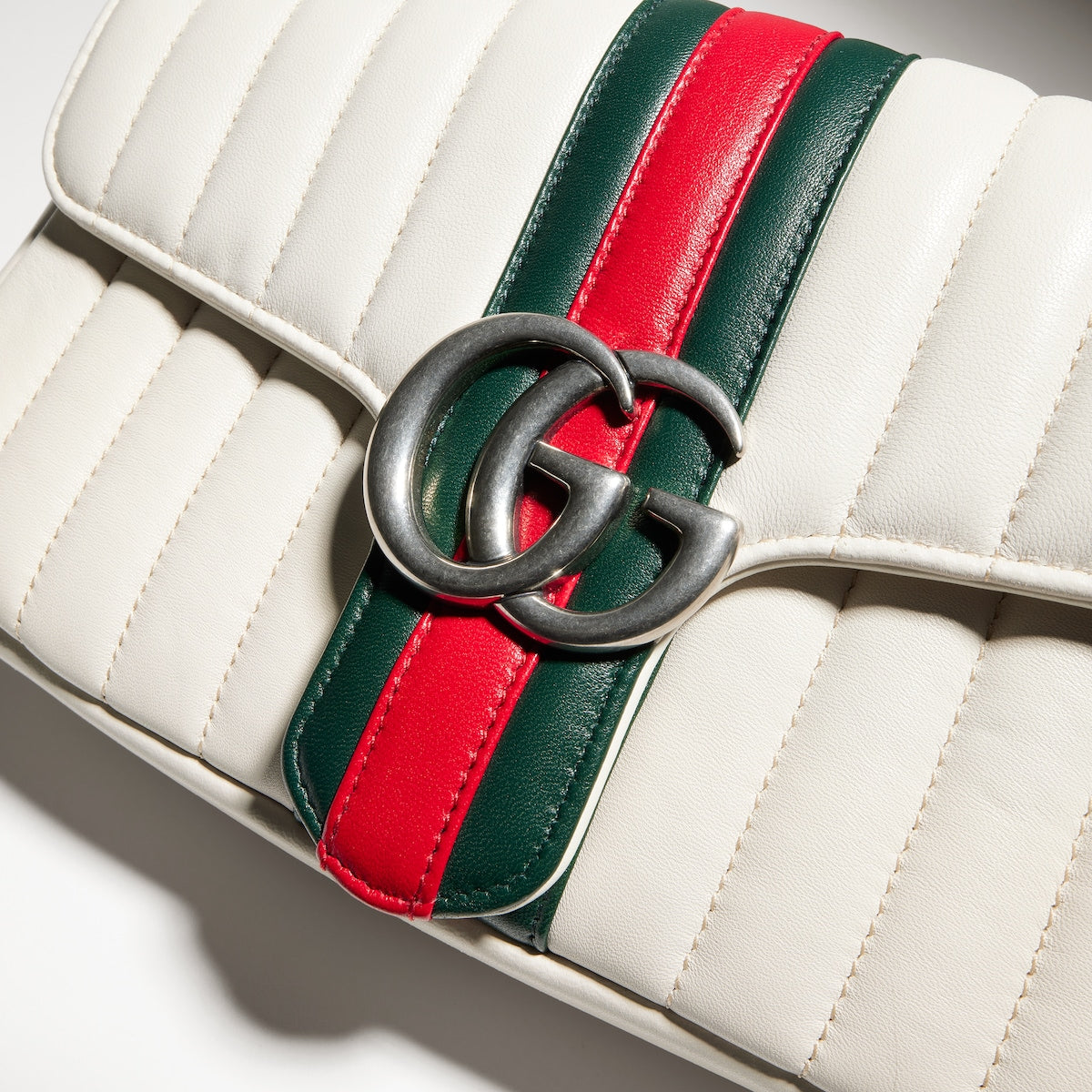 Gucci GG Marmont Shoulder Bag – A005XW