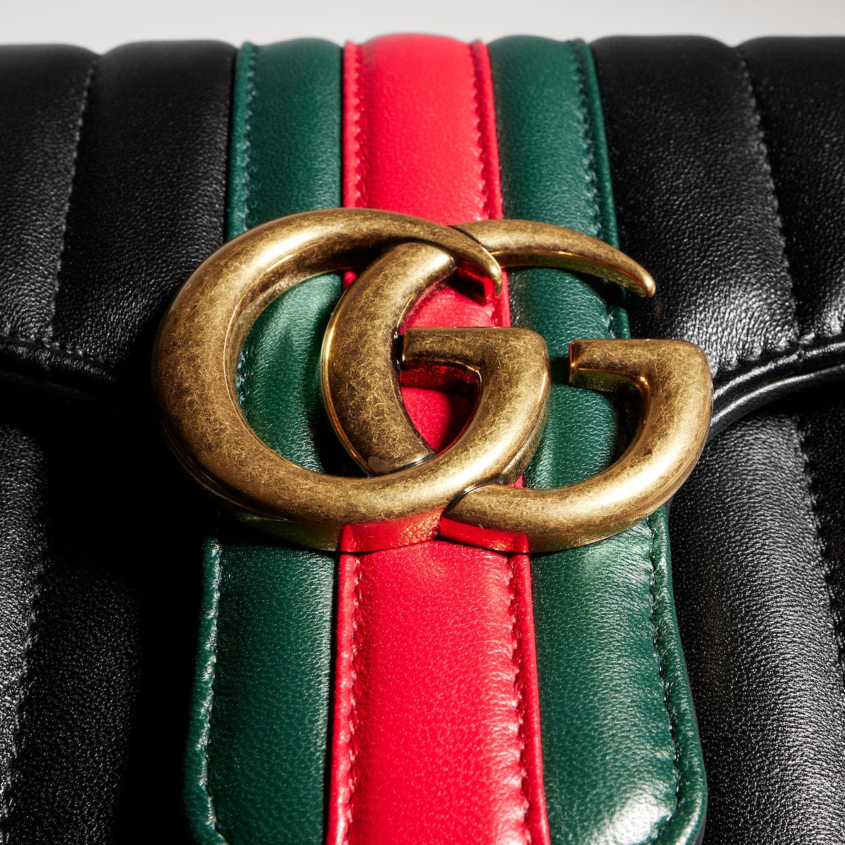 Gucci GG Marmont Shoulder Bag – A005XW
