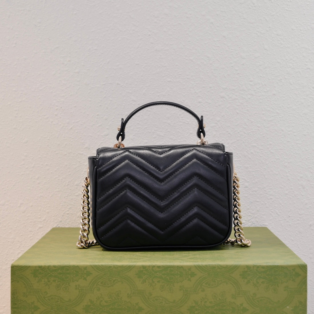 Gucci GG Marmont Mini Top Handle Bag – 811238