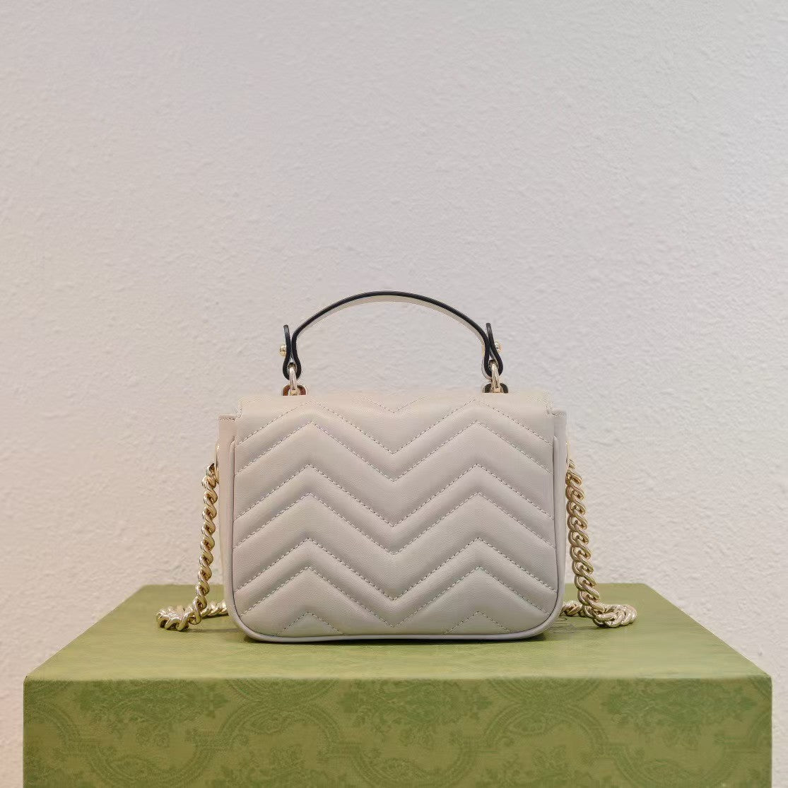 Gucci GG Marmont Mini Top Handle Bag – 811238