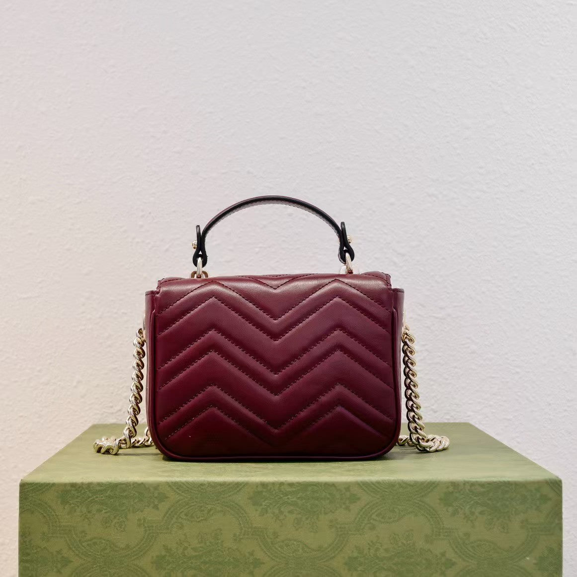 Gucci GG Marmont Mini Top Handle Bag – 811238