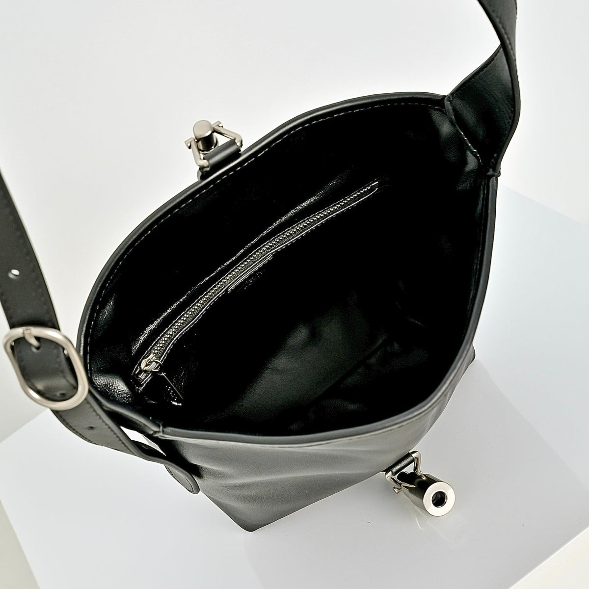 Gucci GG Jackie Mini Crossbody Bag – A002LF